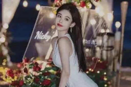 C罗宠妻送礼天花板登微博热搜！壕无人性