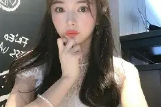 鹿晗关晓彤感情话题再上热搜两人是时候给公众一个交代了
